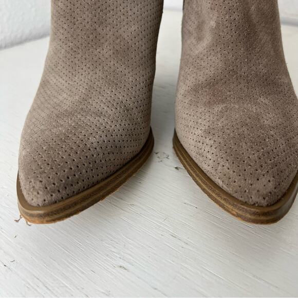 Marc Fisher Ltd taupe Dalar perforated suede ankle bootie size 6.5 - Picture 5 of 11